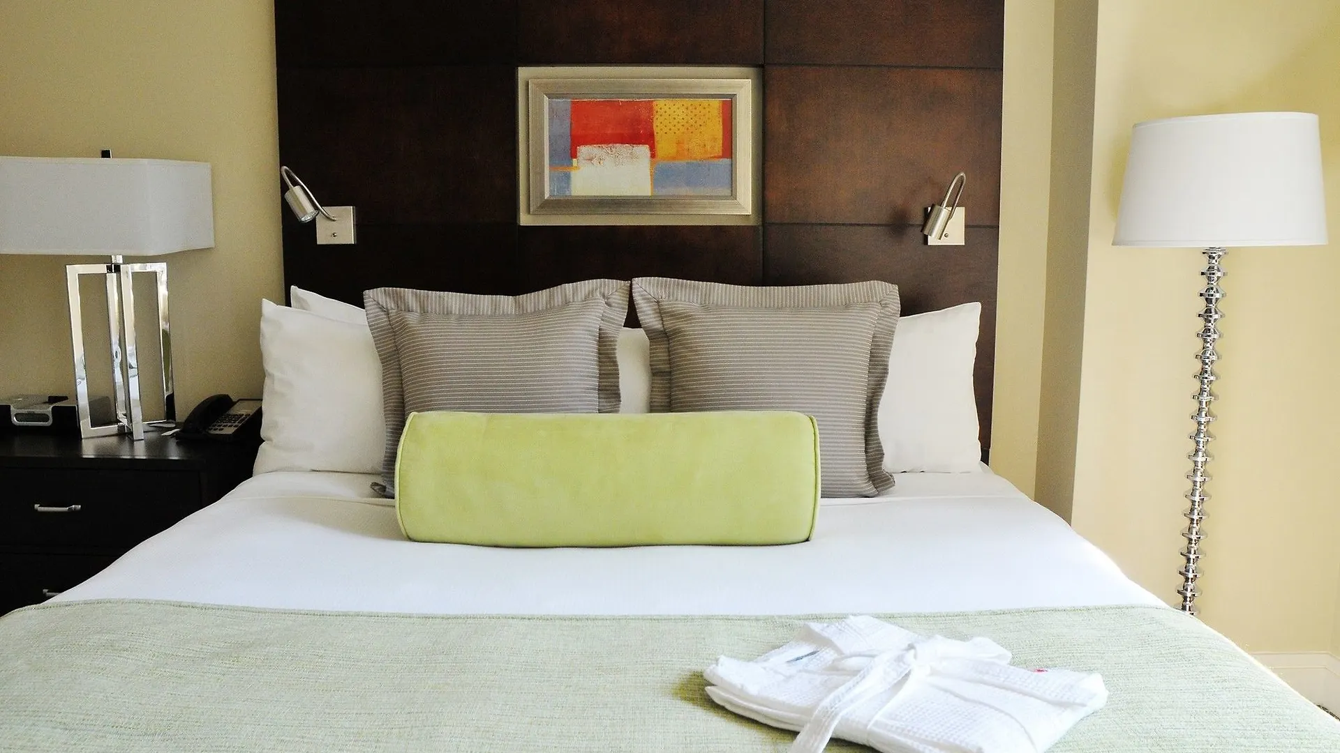 Aura Hotel Times Square Newly Renovated New York