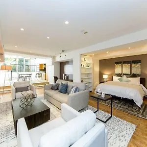 Chelsea Pines Hotell